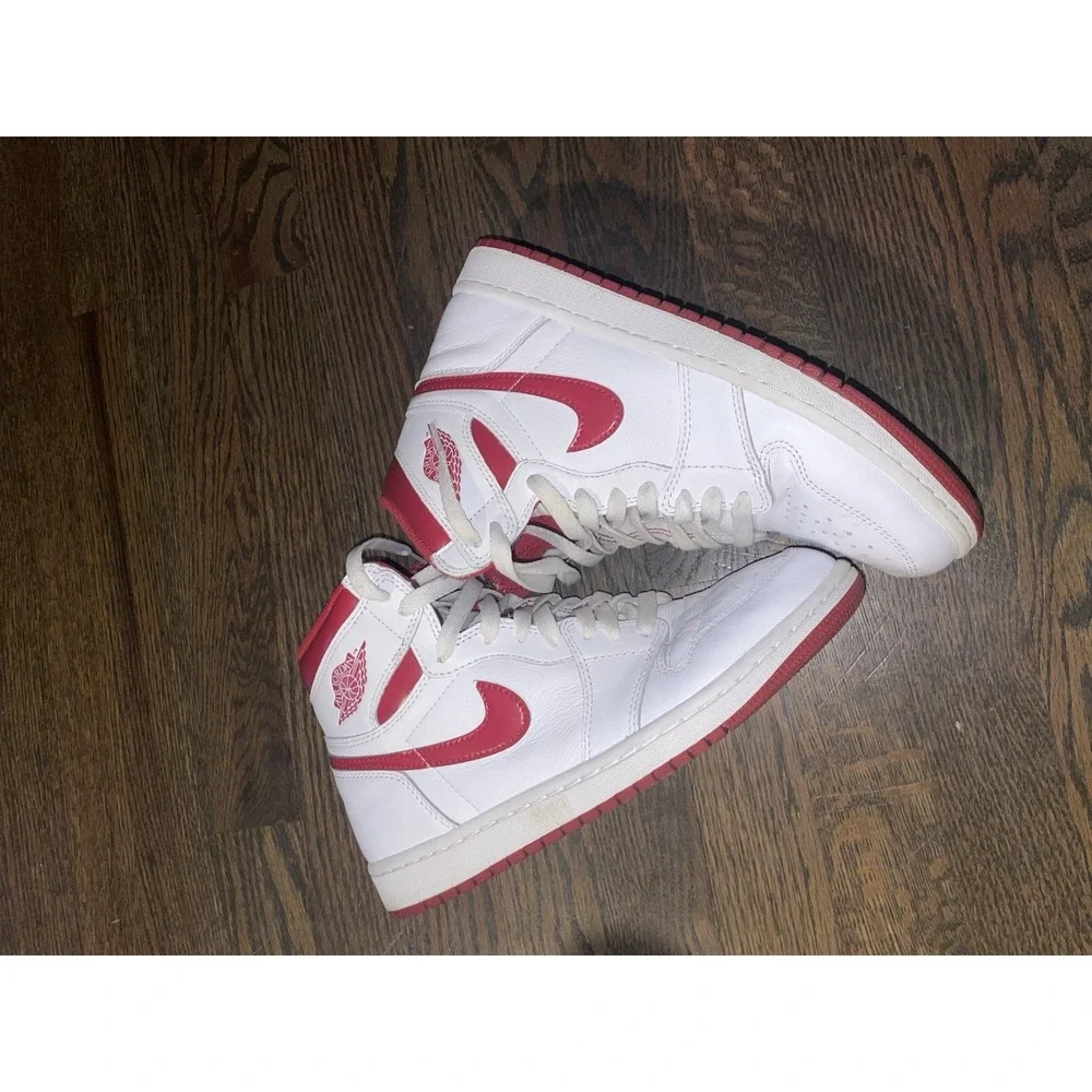 Nike Air Jordan 1 Retro High OG 'Metallic Red' 555088-103 Men's Size 8 EUC